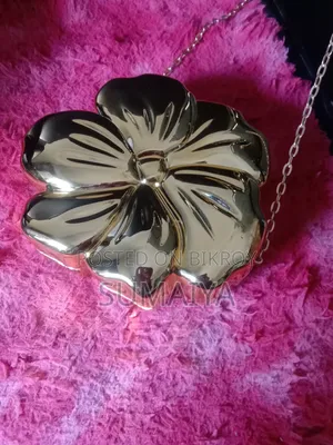 Premium Quality Flower Bag . Best Quality. Gold Colour .