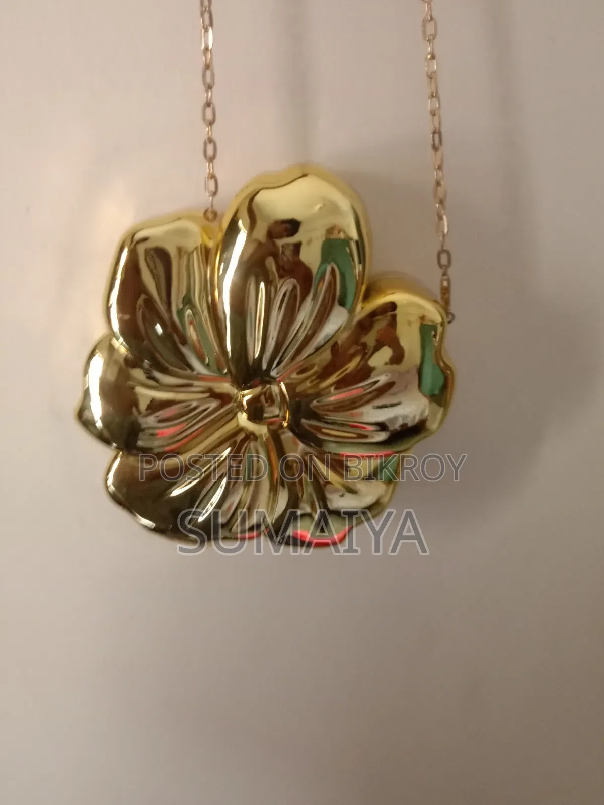 Premium Quality Flower Bag . Best Quality. Gold Colour .