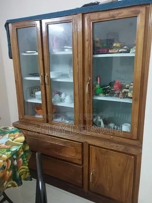 আসবাবপত্র এবং আলমারি