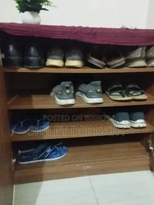 আসবাবপত্র এবং আলমারি