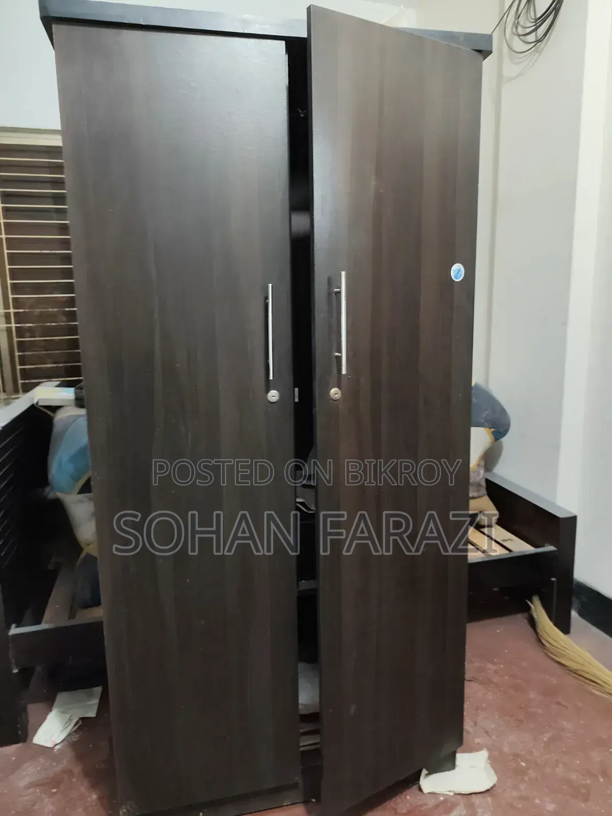 Almirah for Sale