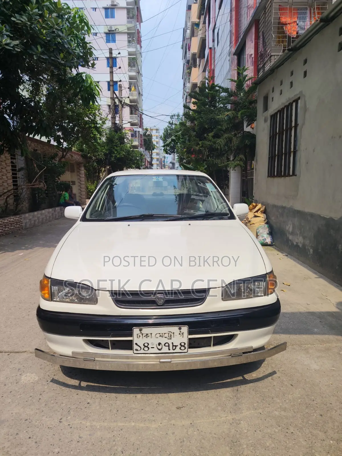 Toyota Corolla 1997 White