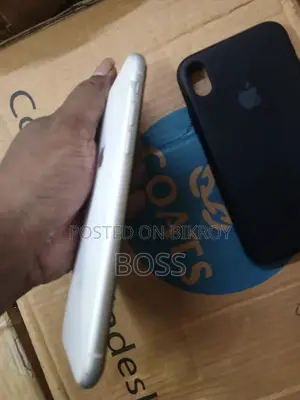 Apple iPhone XR 64 GB White
