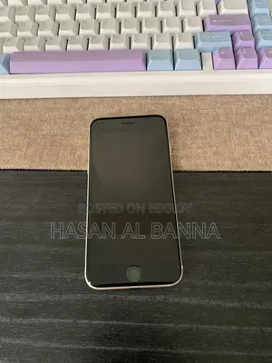 Apple iPhone SE (2022) 64 GB White