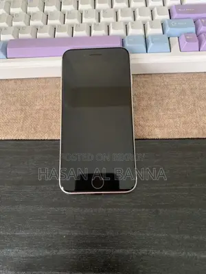 Apple iPhone SE (2022) 64 GB White