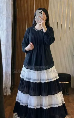 Trendy Ladies Tops and Skirt Set