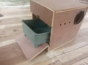 New Breeding Box for Cockatiel Birds