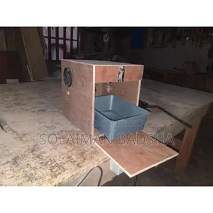 New Breeding Box for Cockatiel Birds