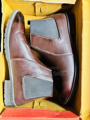 প্রিমিয়াম চেলসি বুট