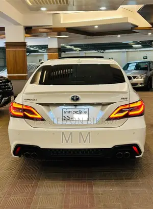 Toyota Crown 2018 Pearl