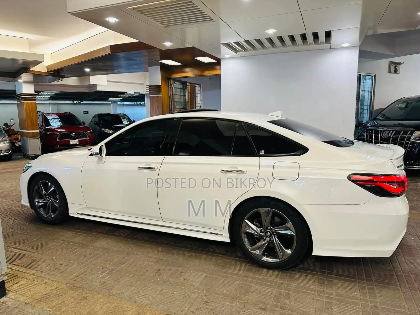 Toyota Crown 2018 Pearl