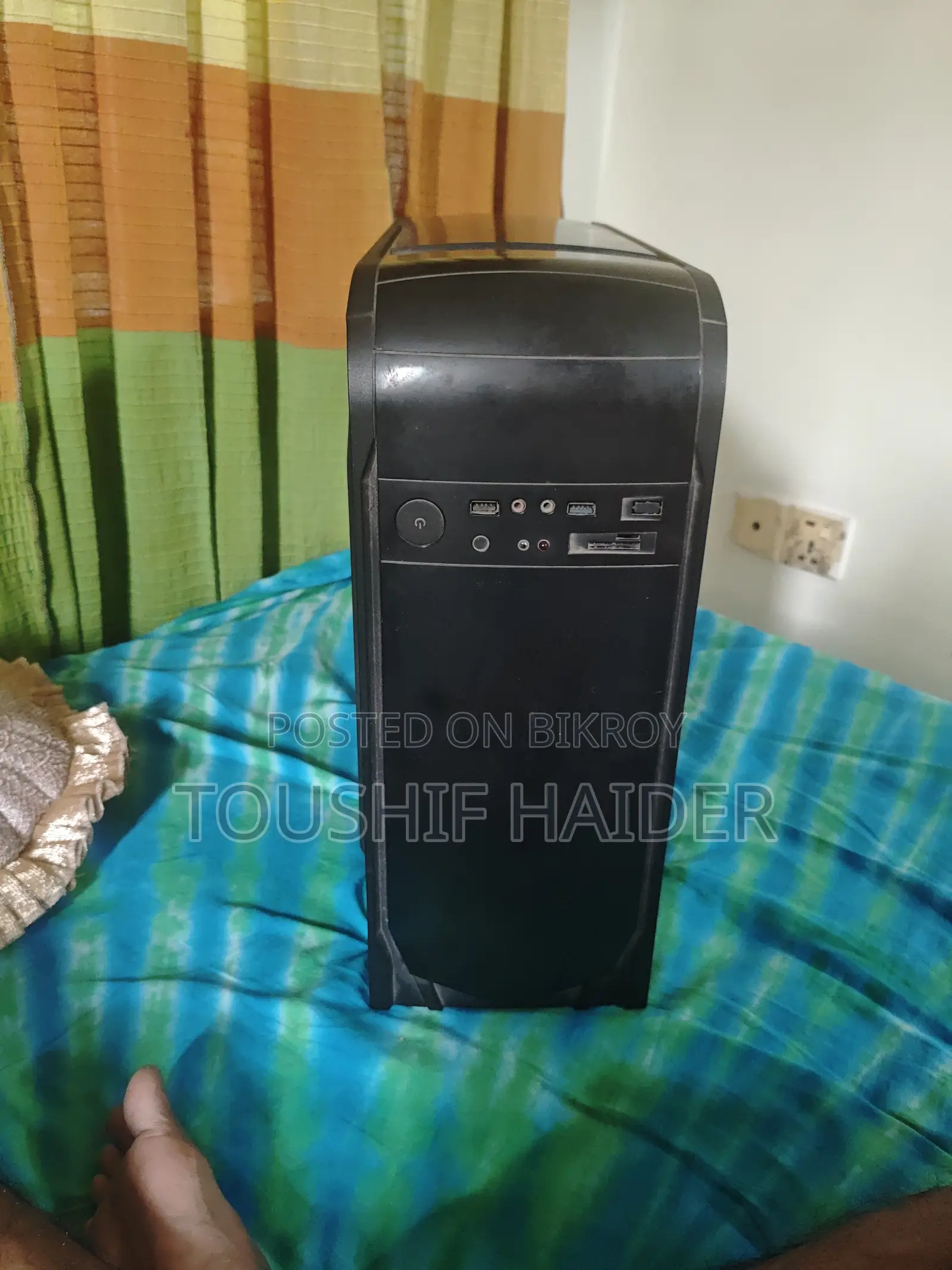 Desktop Computer Gigabyte GB-BNi5G4-1050Ti 8GB Intel Core i3 HDD 1TB