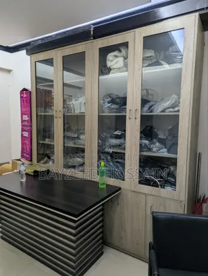 শোকেস / শেলফ