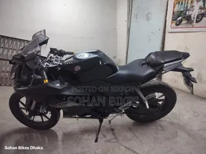 Yamaha R1 2021 Black