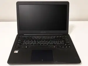 Laptop Asus VivoBook E403NA 4GB AMD A4 HDD 500GB