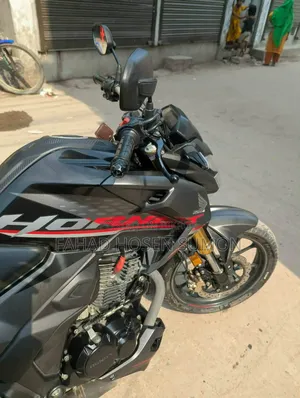 হোন্ডা হর্নেট ২০২৪ কালো