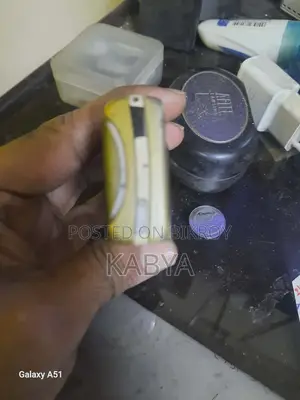Nokia 7210 Gold