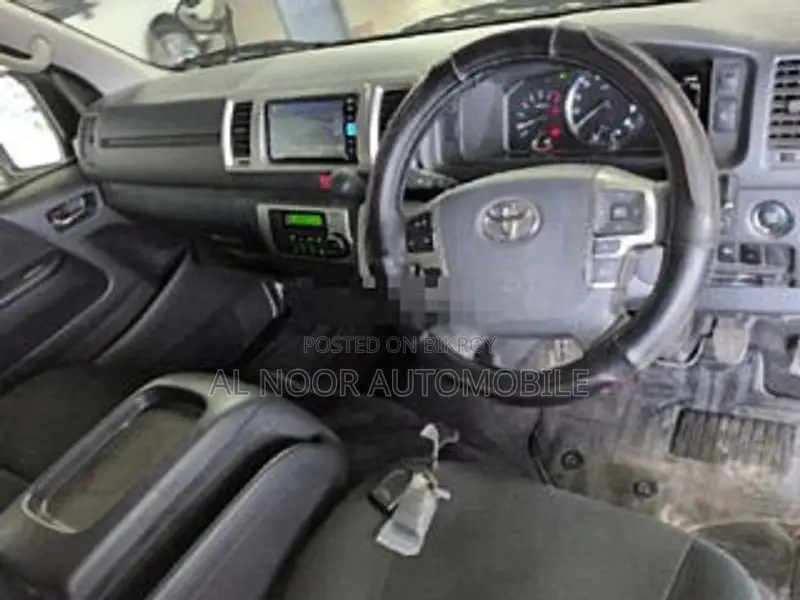 Toyota HiAce 2023 White