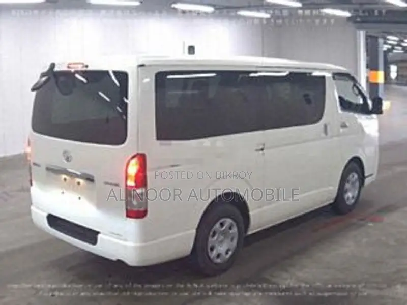 Toyota HiAce 2023 White