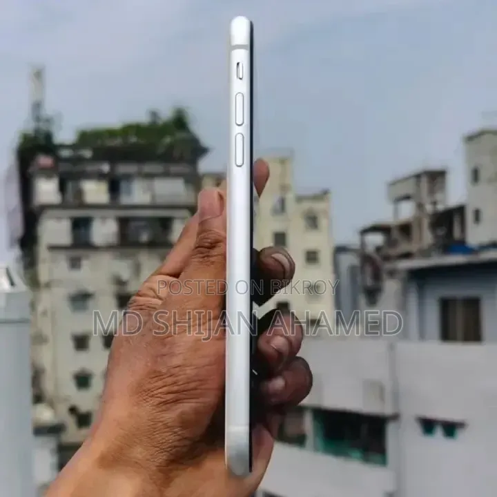 Apple iPhone XR 64 GB White