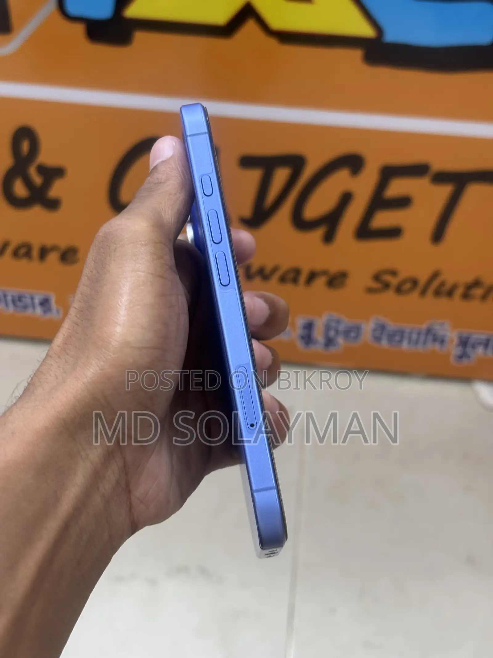 New Apple iPhone 16 128 GB Blue