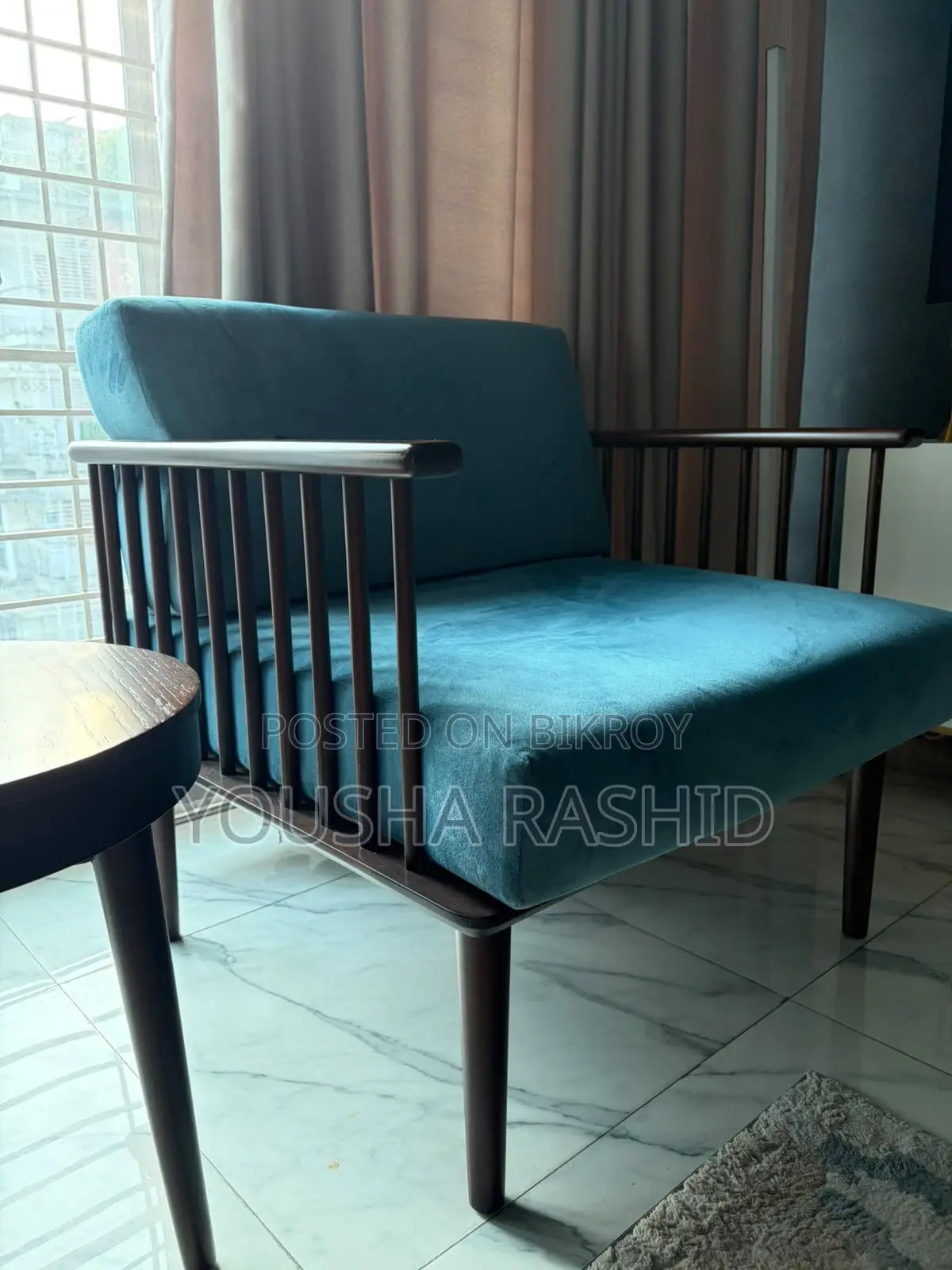 Isho 2 Single Sofa (Almost Brand New)