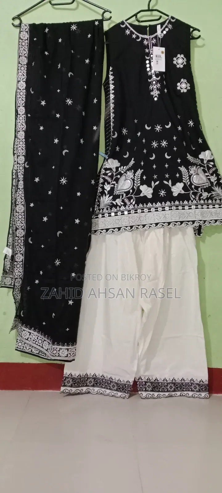 Pakistani premium quality three-piece for sale.
