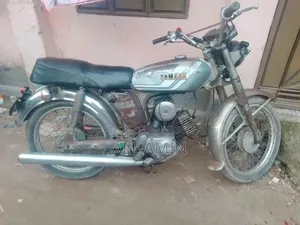 Yamaha 1990 Silver