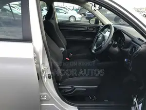 Toyota Axio 2021 Silver