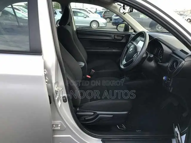 Toyota Axio 2021 Silver