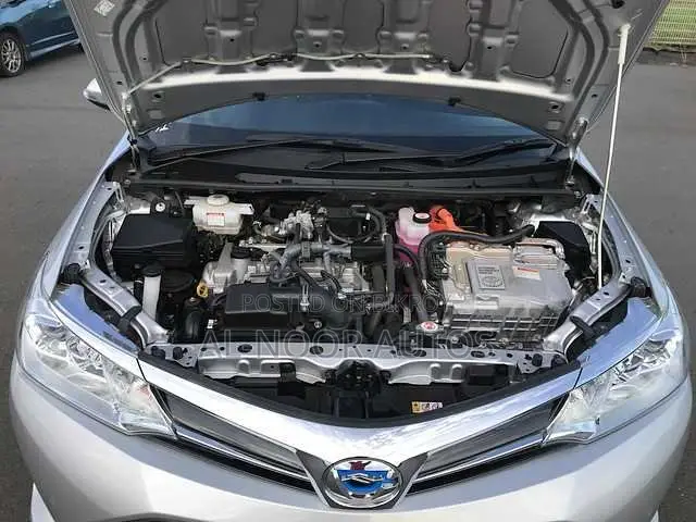 Toyota Axio 2021 Silver