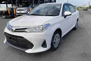 টয়োটা এক্সিও ২০২১ সাদা