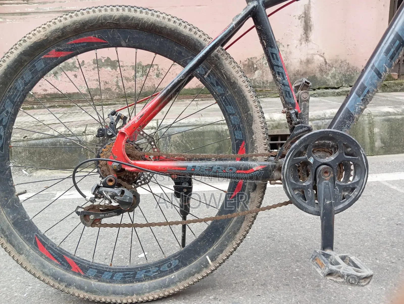 This bicycle will be sold. No problems, all parts are okay.