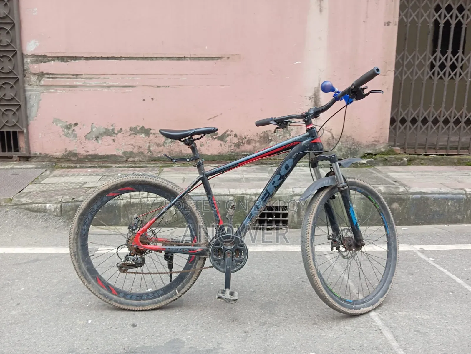 This bicycle will be sold. No problems, all parts are okay.