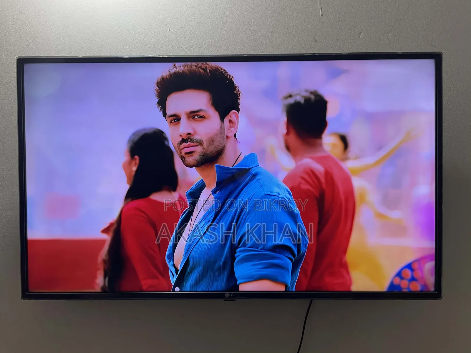 Lg 43" Smart Tv Voice Control ( With Box)