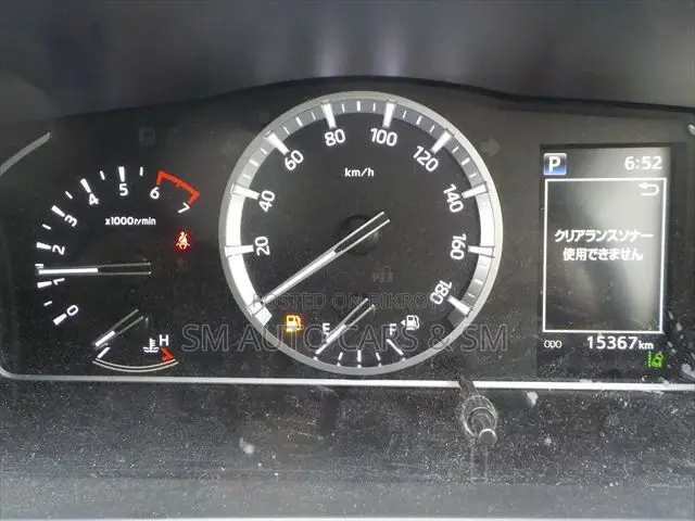 Toyota HiAce 2022 Silver