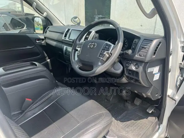 Toyota HiAce 2023 White