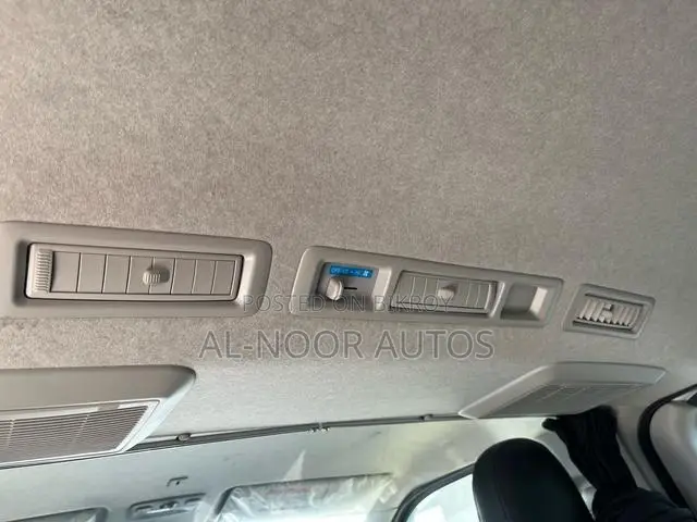 Toyota HiAce 2023 White