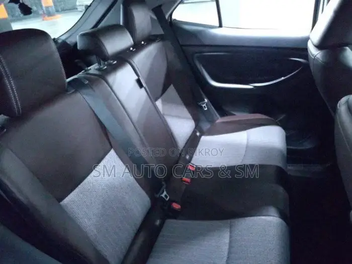 Toyota Yaris Cross ১.৫ হাইব্রিড এফডব্লিউডি ২০২১ পার্ল