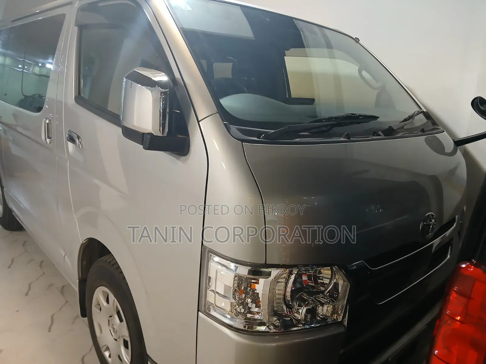 Toyota HiAce 2021 Silver