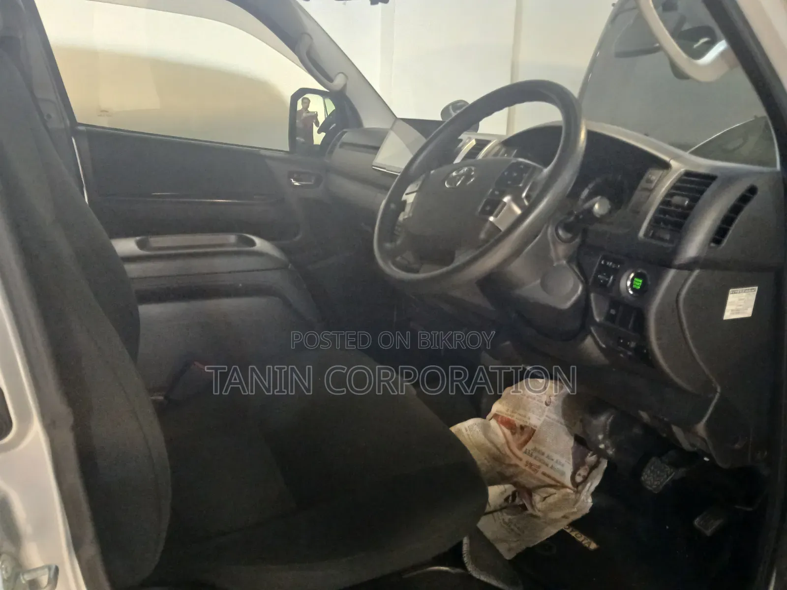 Toyota HiAce 2021 Silver