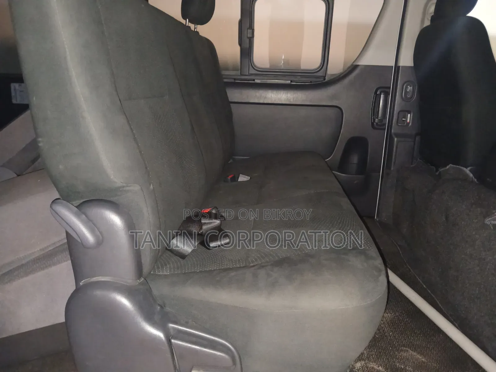 Toyota HiAce 2021 Silver