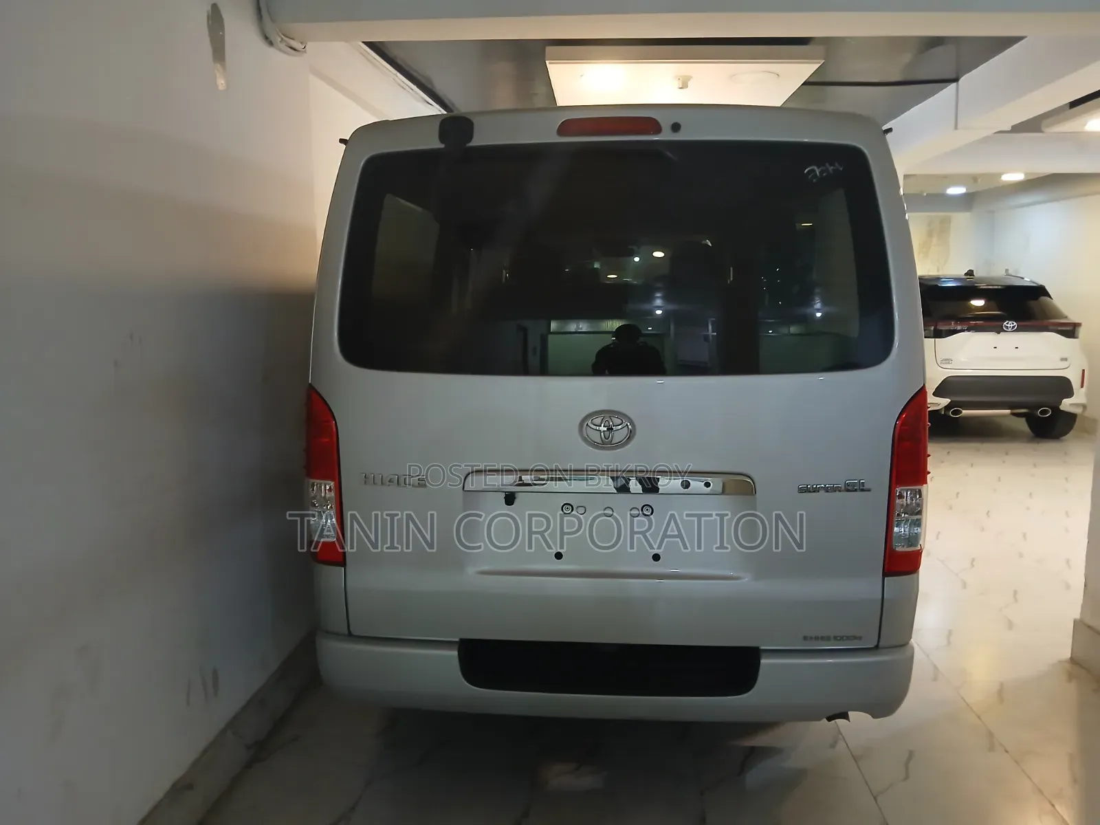 Toyota HiAce 2021 Silver