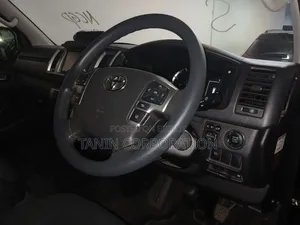 Toyota HiAce 2023 Black
