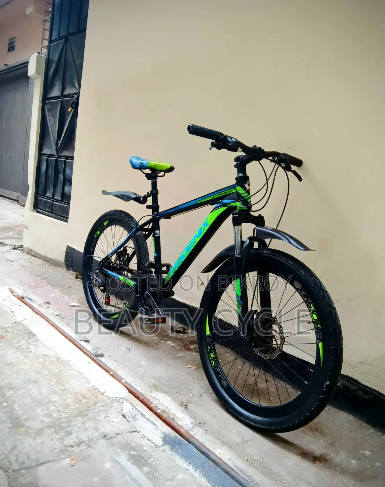 New 26-inch Phoenix Cycle 11 Month Use.