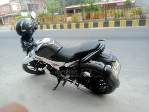 Hero Thriller 160R 2024 White