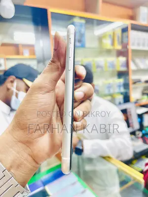 New Apple iPhone 11 128 GB White