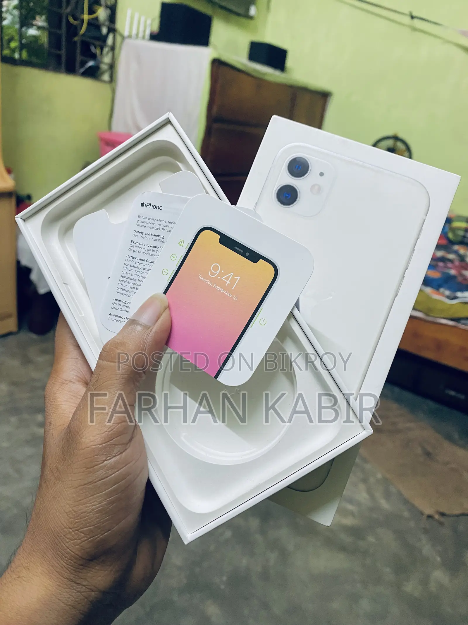 New Apple iPhone 11 128 GB White
