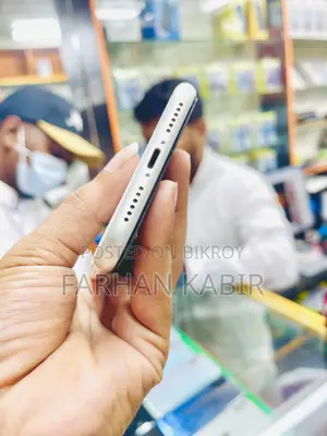 New Apple iPhone 11 128 GB White