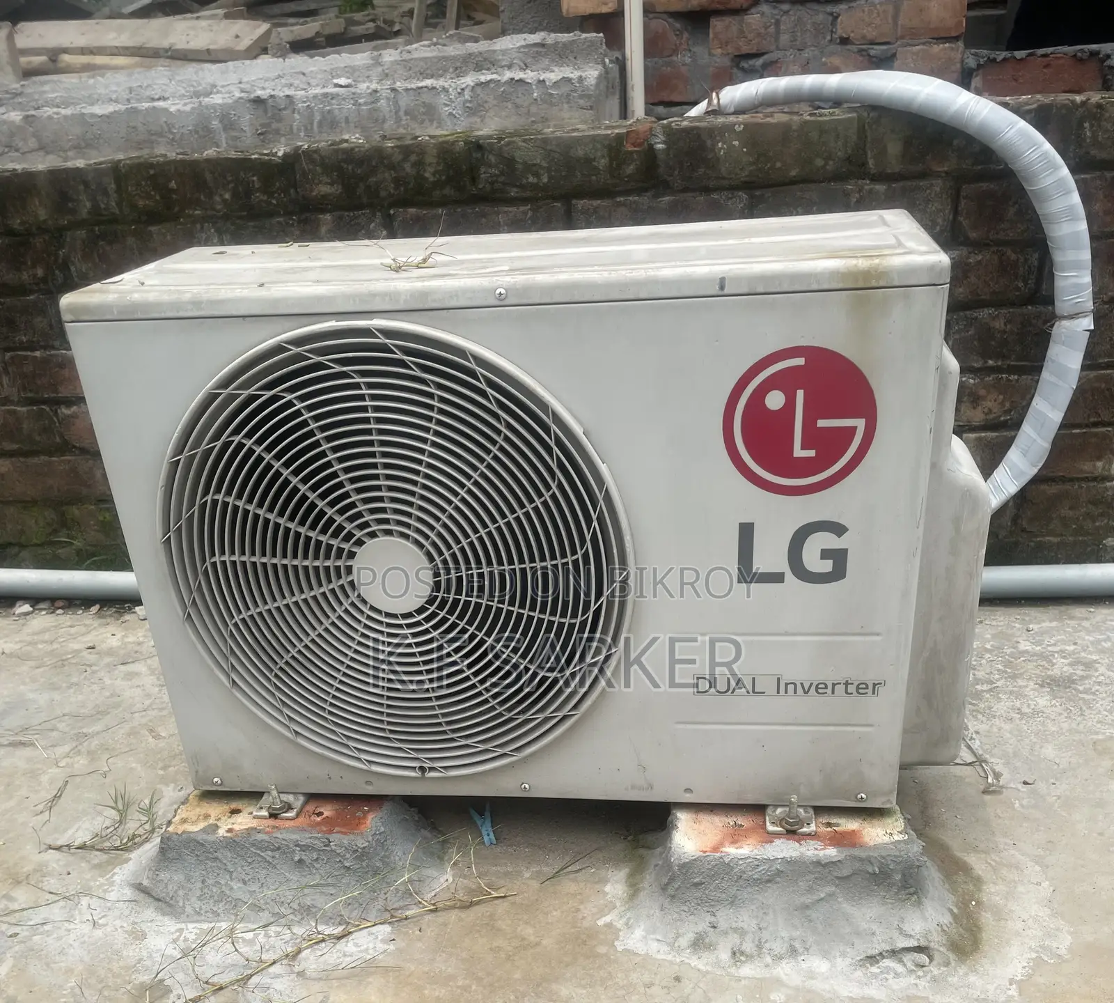 1.5 Ton LG Dual Inverter Running AC For Sale